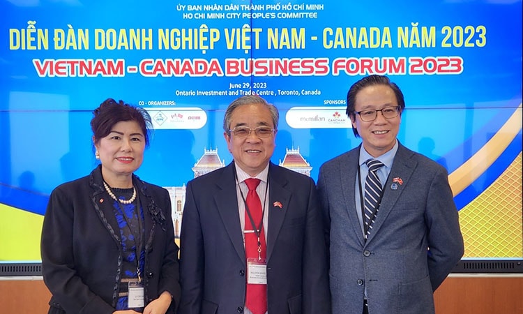 Lãnh đạo HUBA tham gia đoàn đại biểu TP.HCM thăm và làm việc tại Canada