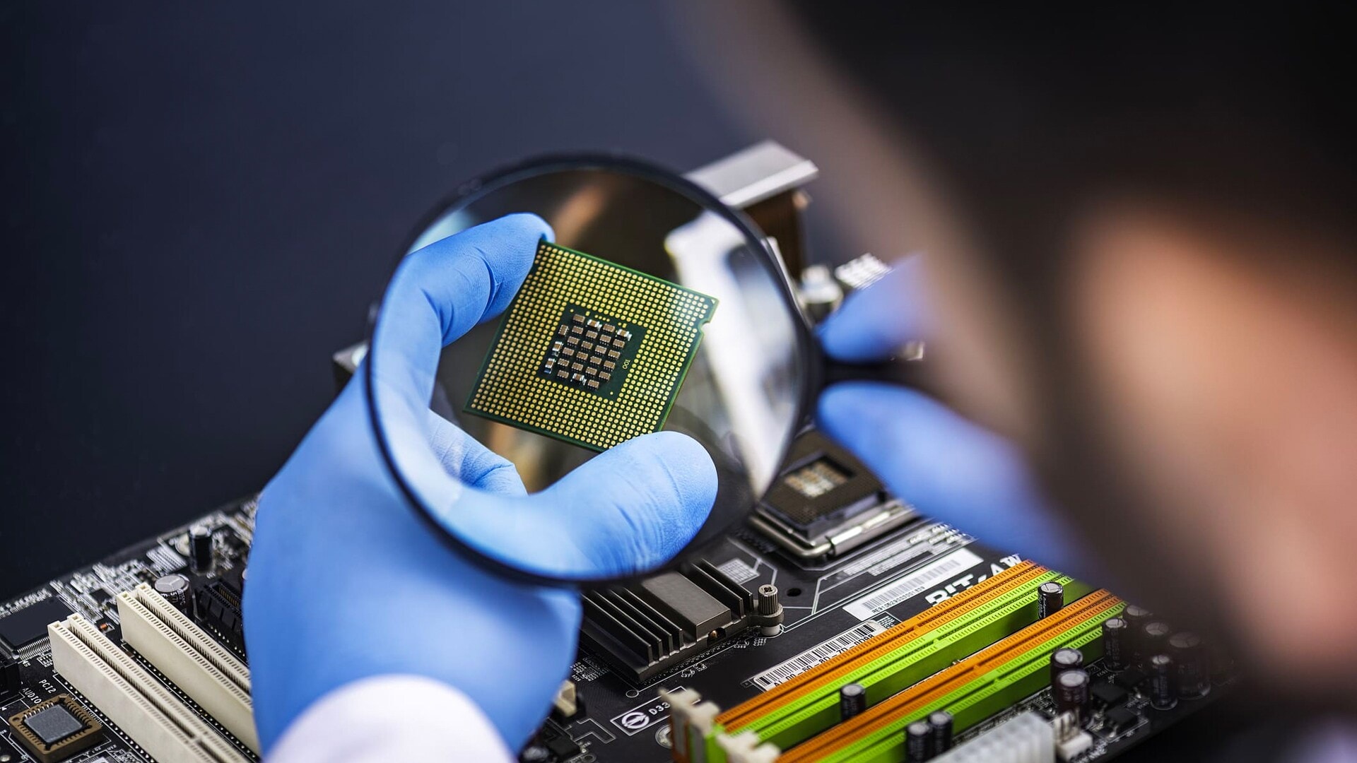 images.firstpost.com-uploads-2023-12-_chinese-chip-companies-are-turning-to-malaysia-for-their-high-end-chip-gpu-needs.jpg