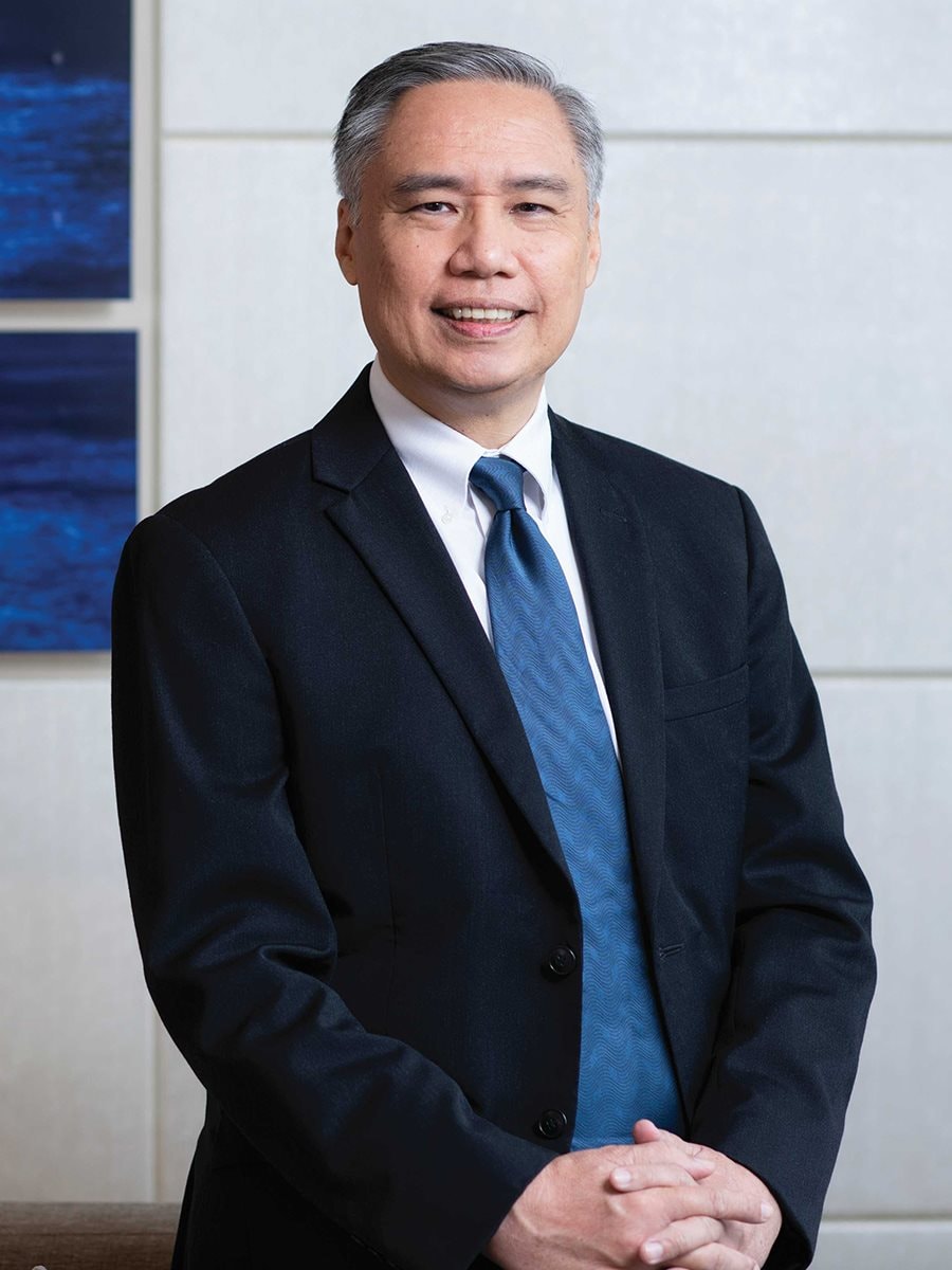 p8-9_suan-teck-kin_uob-spokesperson-635.jpg