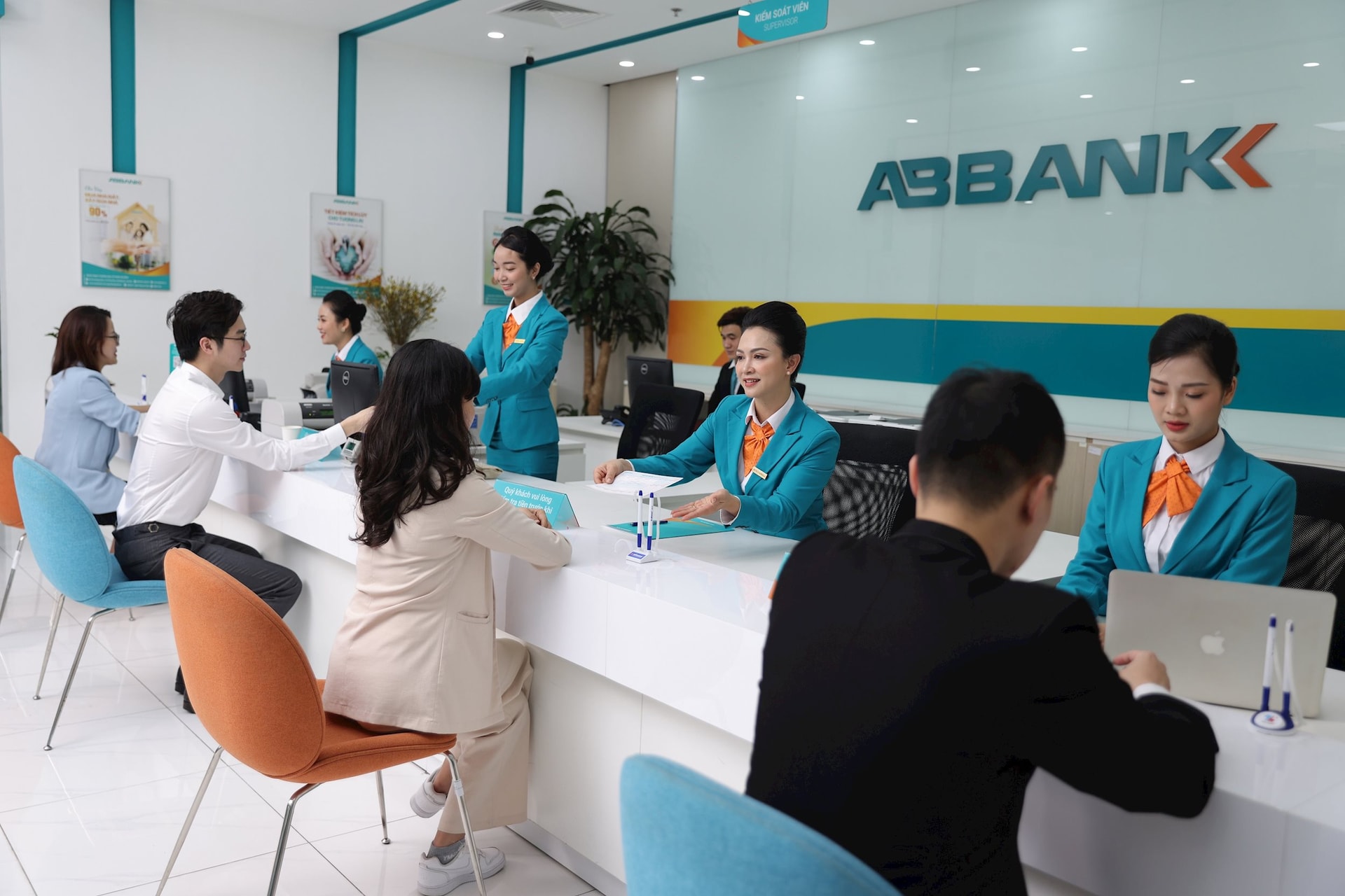 uu-dai-abbank-2.jpg