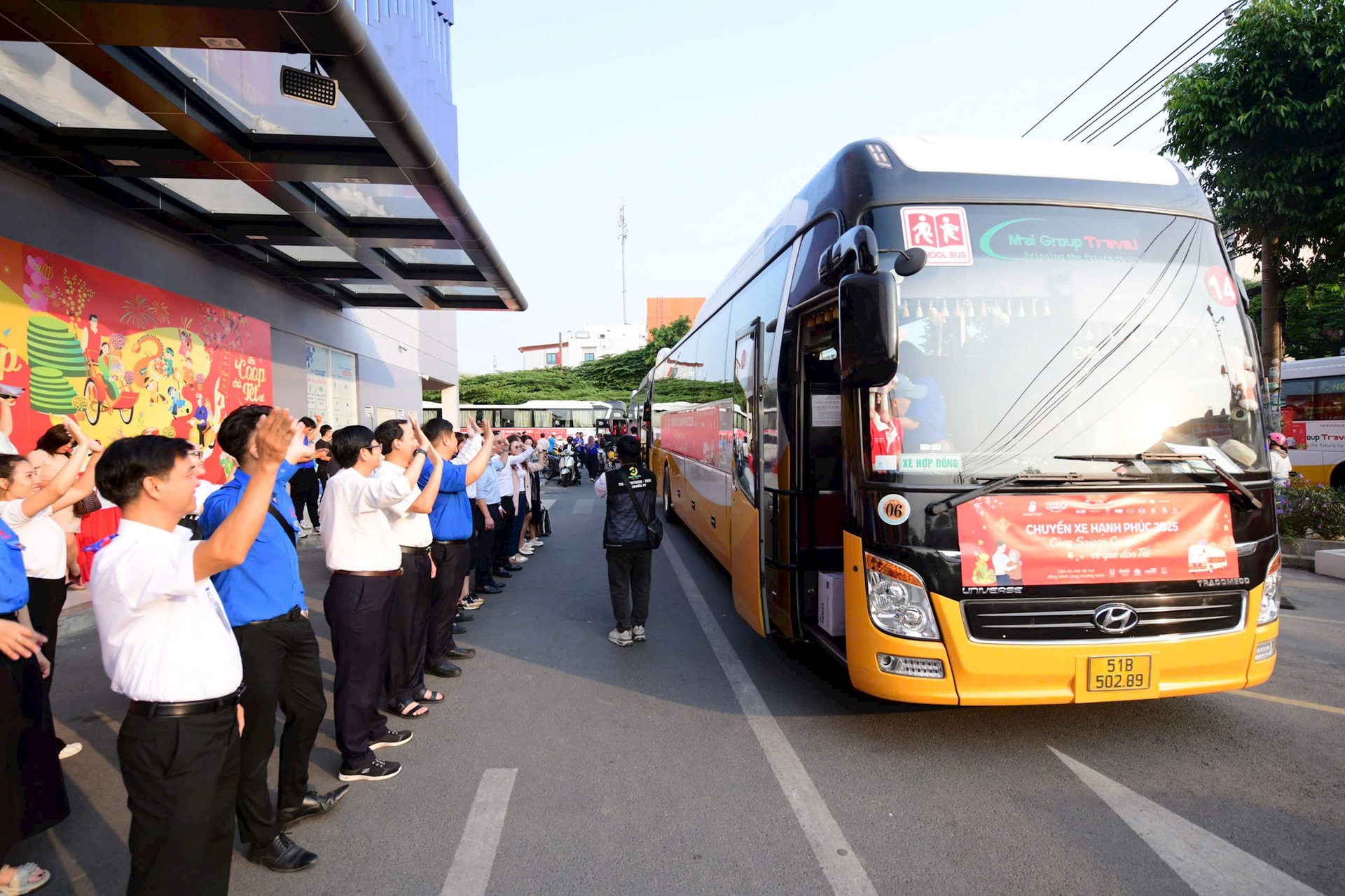 20-chuyen-xe-hanh-phuc-khoi-hanh-den-30-tinh-thanh-tren-toan-quoc.jpg