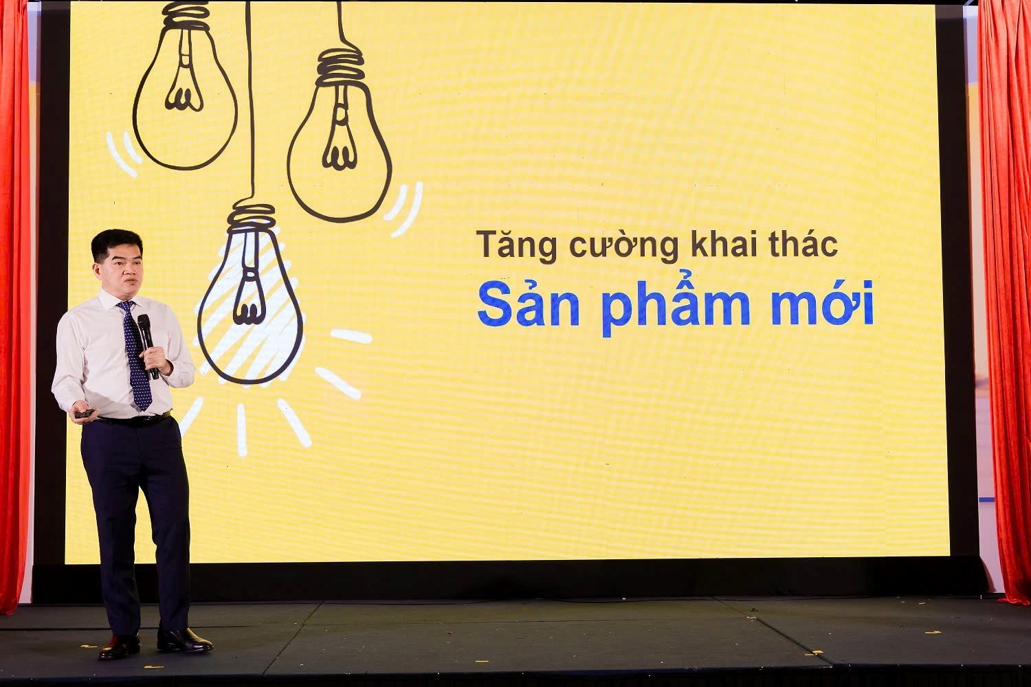 ong-vo-tran-ngoc-giam-doc-phong-kinh-doanh-saigon-co.op-chia-se-ve-dinh-huong-kinh-doanh.jpg