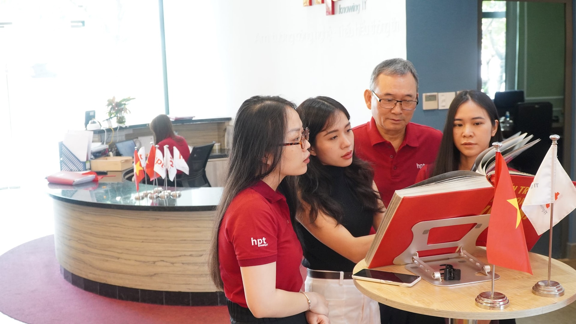 trien-lam-sach-anh-10.jpg
