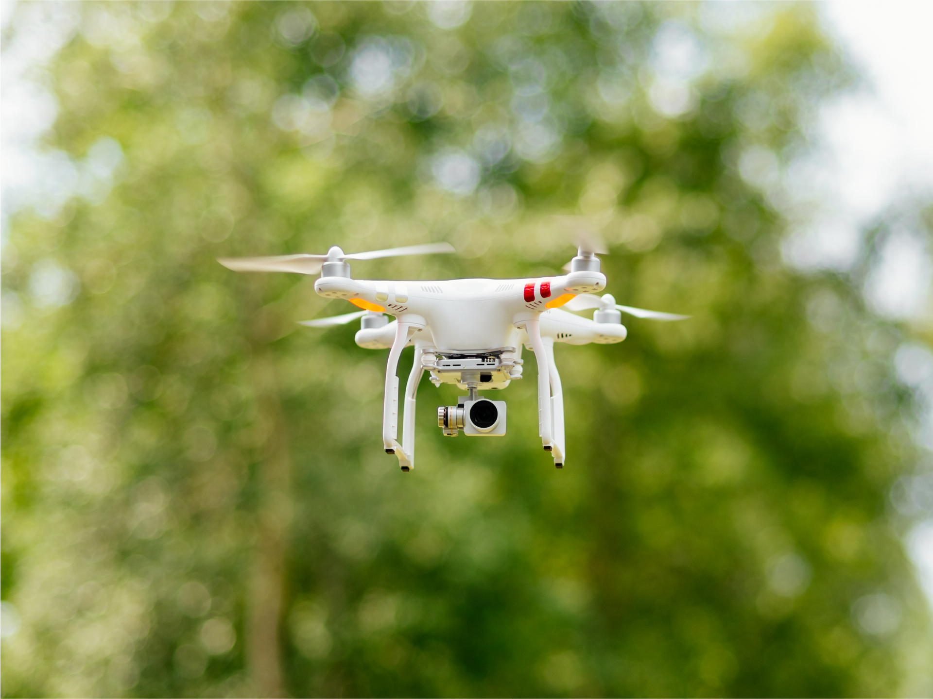 Drone là gì? Những điều cơ bản về thiết bị bay không người lái