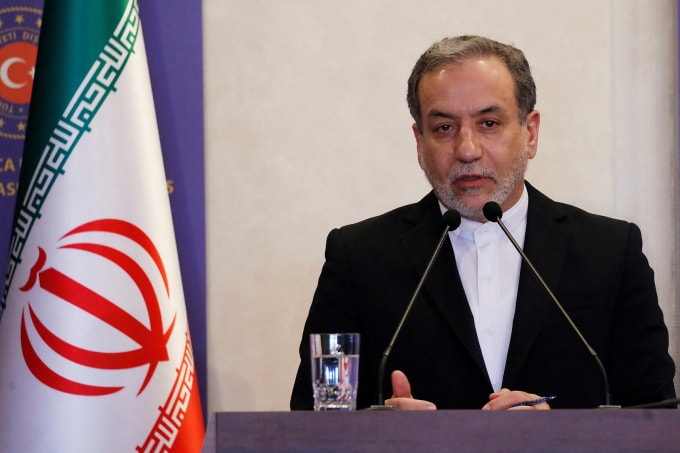 Ngoại trưởng Iran Abbas Araqchi trong họp báo tại Istanbul, Thổ Nhĩ Kỳ, năm 2024. Ảnh: Reuters