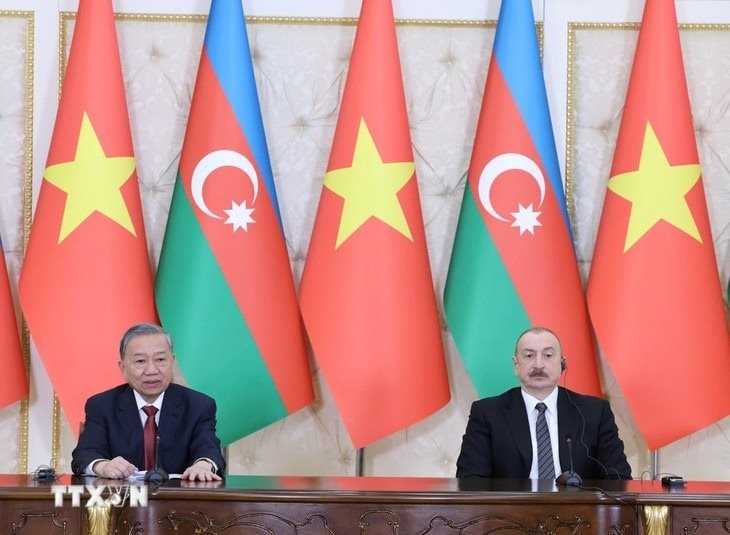 tong-bi-thu-hop-bao-azerbaijan-2.jpg