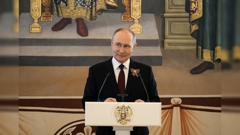 russias-putin-proposes-direct-ta.jpg