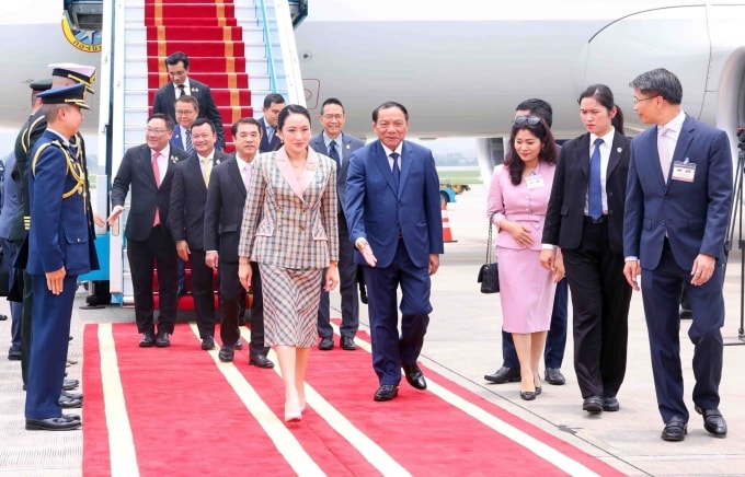 Thủ tướng Thái Lan Paetongtarn Shinawatra đến Hà Nội trưa 15/5, bắt đầu thăm chính thức Việt Nam trong hai ngày. Ảnh: TTXVN