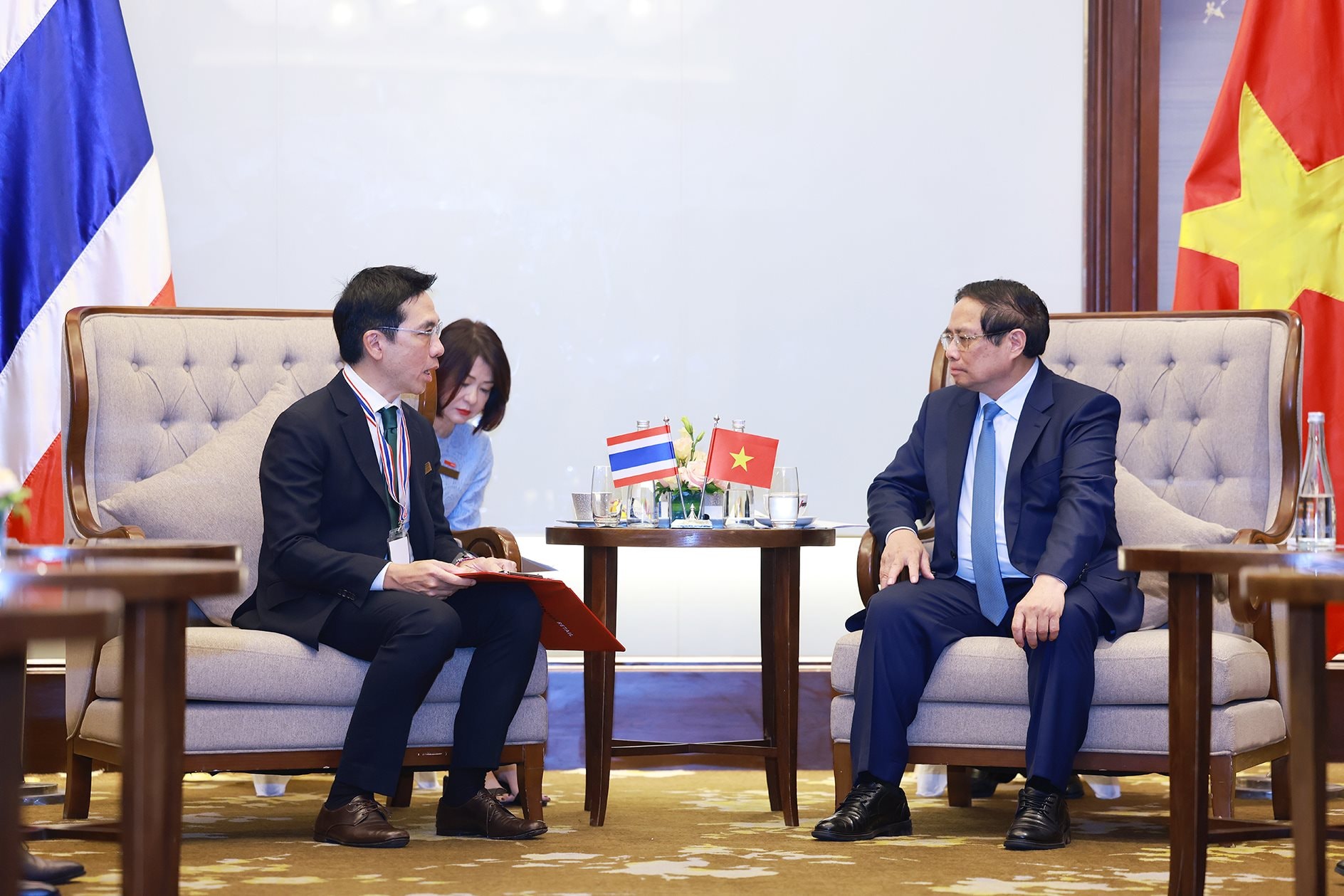 dai-dien-central-group-thai-lan-tai-buoi-lam-viec-voi-thu-tuong-chinh-phu-pham-minh-chinh-2-.jpg
