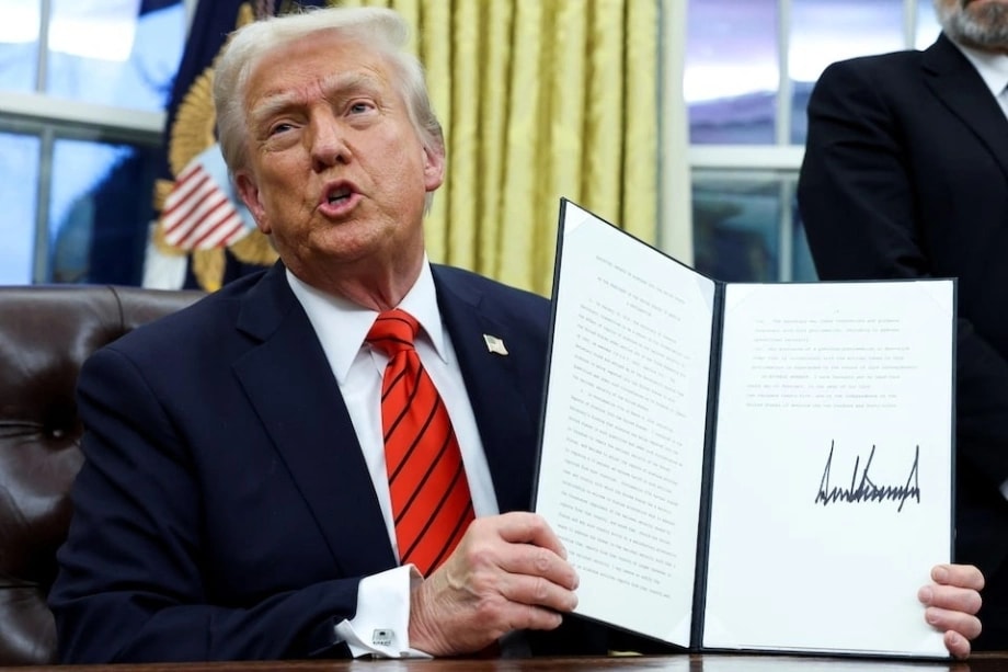 trump-aluminum-1739955979-1269-1739956303.jpg