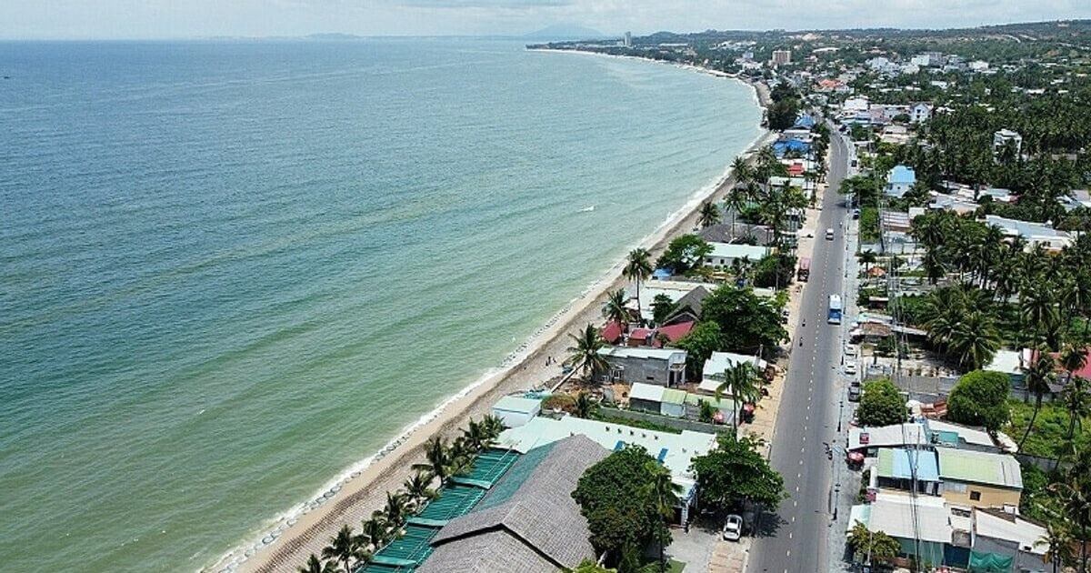 media.vneconomy.vn-images-upload-2024-04-05-_duong-ven-bien-binh-thuan(1).jpeg