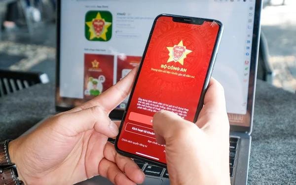 Cách sử dụng giấy tờ tích hợp trên VNeID thay thẻ giấy | Báo Hà Tĩnh - Tin tức Hà Tĩnh mới nhất, tin nhanh Hà Tĩnh 24h