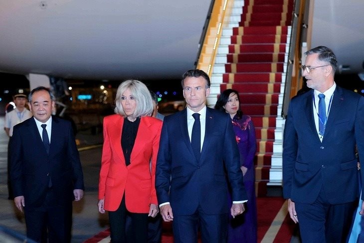 macron-2-17481855953661436182516.jpg