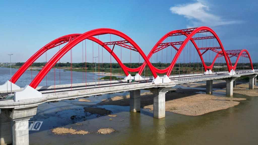 Cận cảnh cầu vòm thép đầu tiên của Quảng Ngãi dự kiến hoàn thành cuối tháng 6 - Đài Phát Thanh & Truyền hình tỉnh Quảng Ngãi - Đài Phát Thanh &
