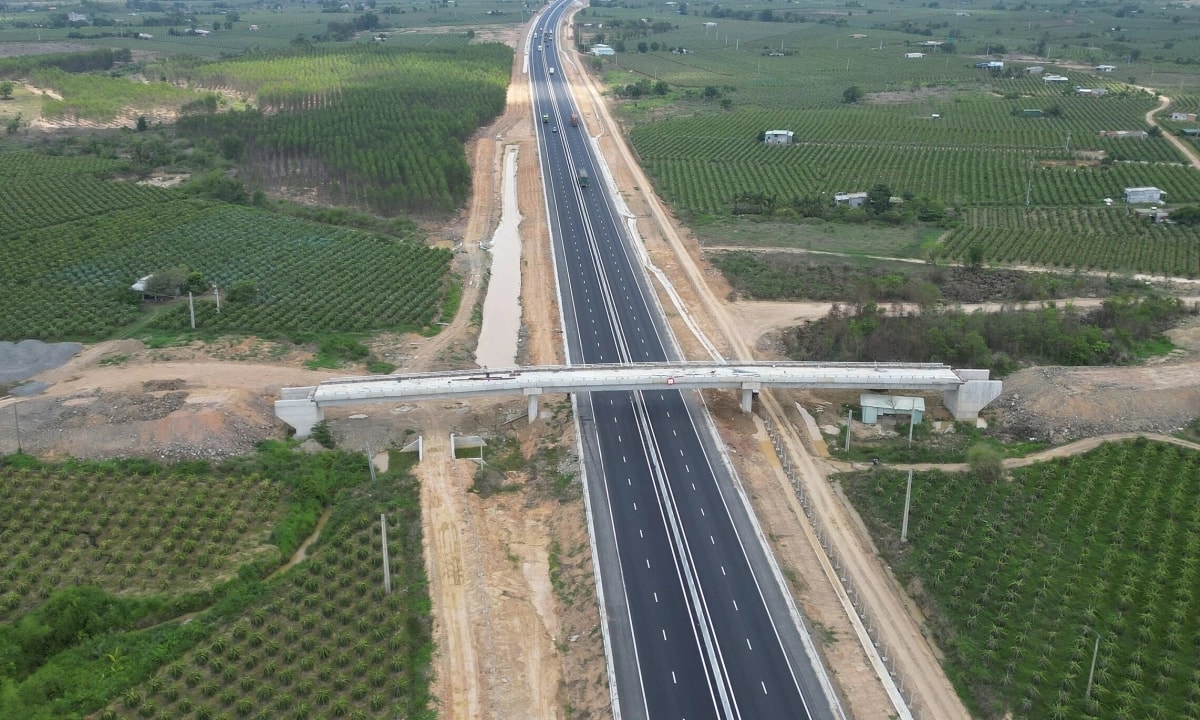 cau-dan-sinh-chua-hoan-thanh-j-4151-2236-1749108957.jpg