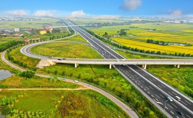 Thêm VIDIFI gia nhập cuộc đua đầu tư mở rộng 300 km cao tốc Bắc - Nam | Tin nhanh chứng khoán