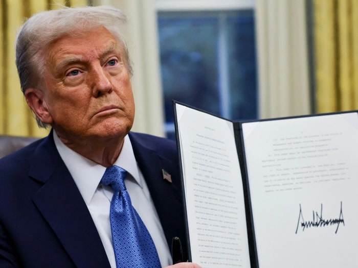 2025-01-31t211103z1410291303rc28lca69sibrtrmadp3usa-trump-1738565989913118453772-30-0-1077-2000-crop-17385661404361019889933.jpg