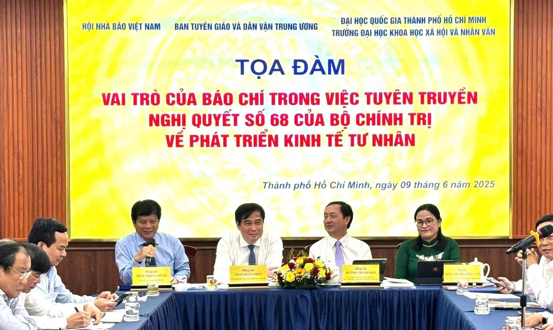a100.toa-dam-nghi-quyet-68.jpg