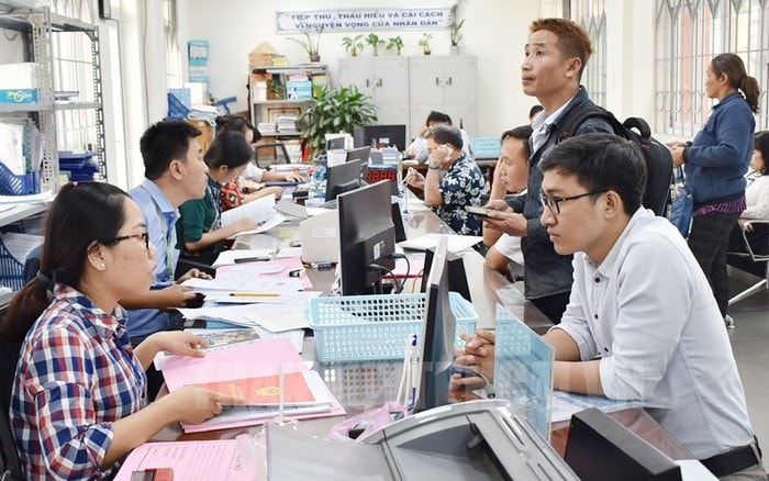 Từ 1/2, công chức cấp xã của TPHCM được chuyển thành công chức cấp huyện trở lên