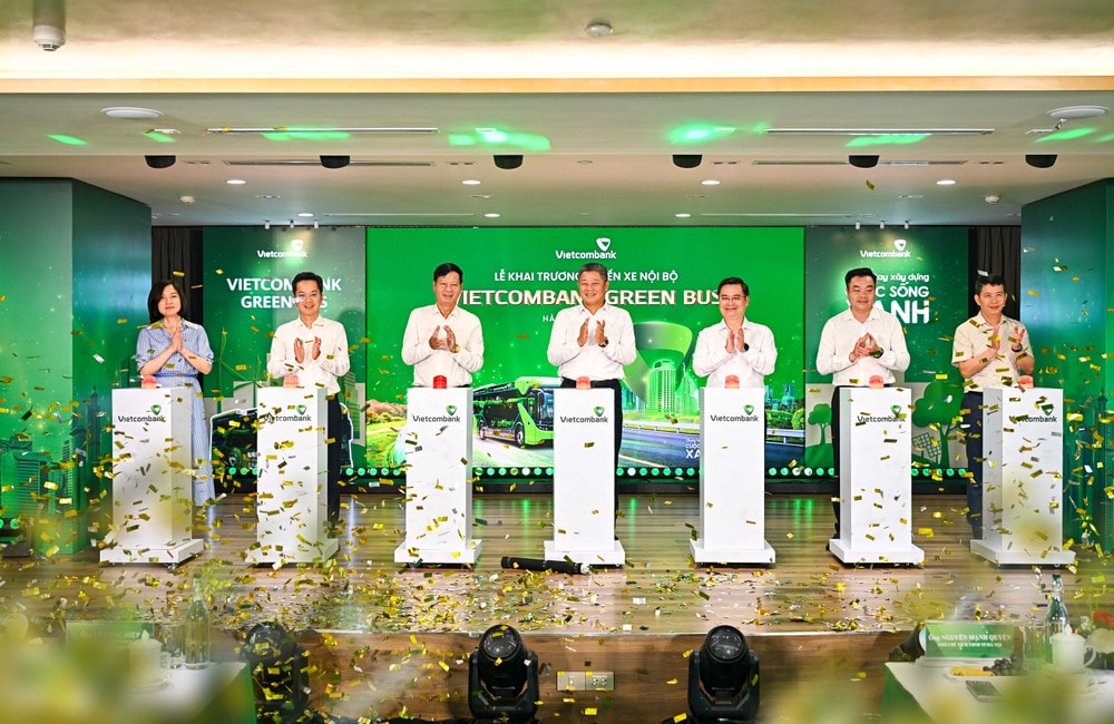 20250612-green-bus-anh-2.jpg
