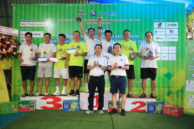 3 ngôi vô địch đổi chủ tại giải quần vợt ‘Hội thao những người làm báo TP.HCM'- Ảnh 9.
