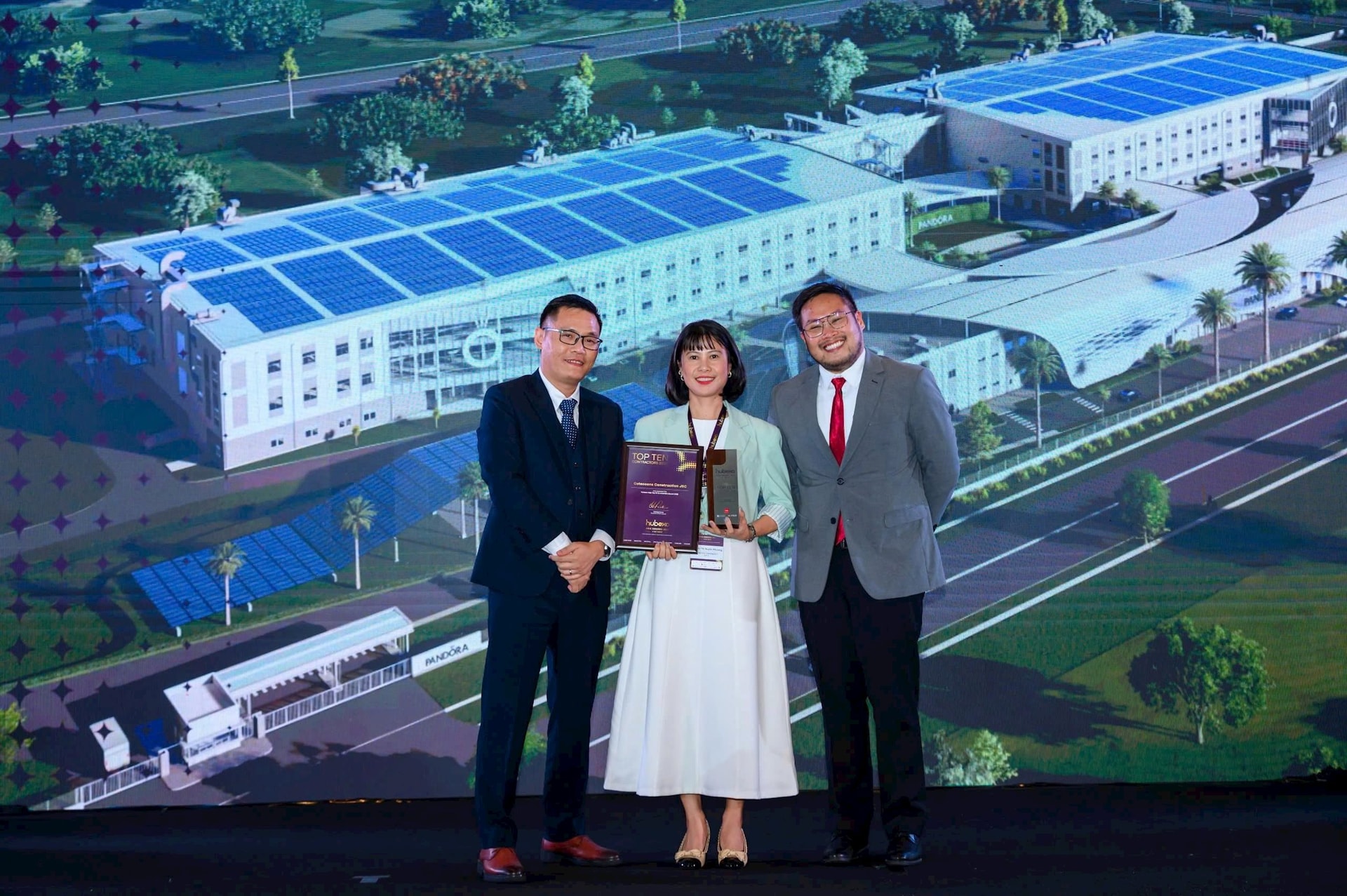 2. Đại diện Coteccons nhận giải