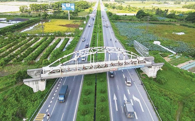 tuyen-duong-sat-yen-vien-pha-lai-ha-long-cai-lan-xoay-huong-dau-tu-voi-goc-nhin-va-tu-duy-moi1749717561-4341.jpeg
