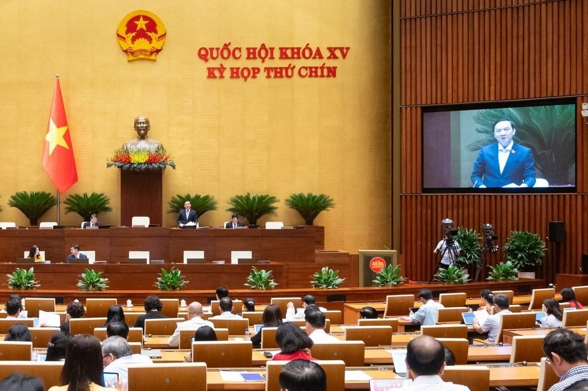 Quốc hội thông qua Luật Cán bộ sửa đổi, siết kỷ luật, hút nhân tài