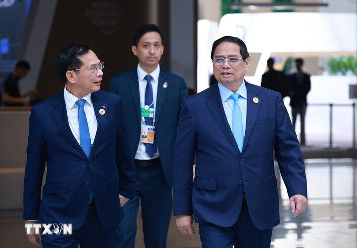 thu-tuong-pham-minh-chinh-tham-du-khai-mac-hoi-nghi-wef-16-thien-tan-2025-8112153-2-14275030.jpg