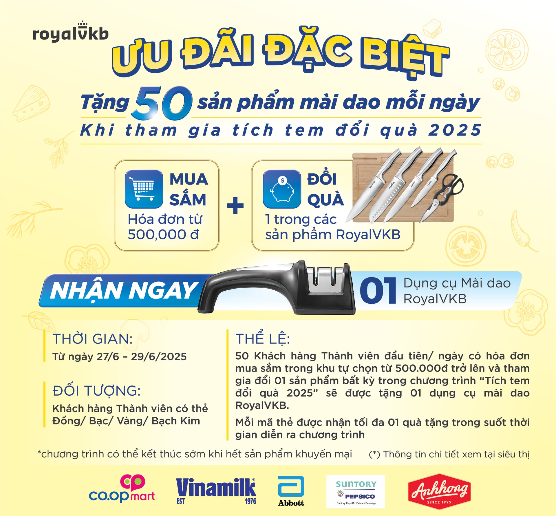 Khách hàng được tặng thêm quà nhân ngày Gia đình Việt Nam