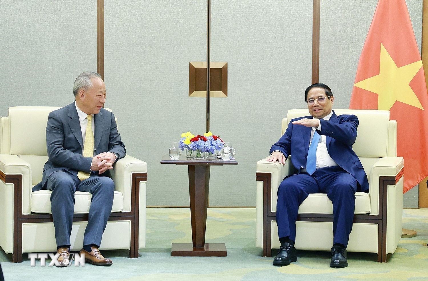 thu-tuong-tiep-lanh-dao-mot-so-tap-doan-lon-trung-quoc-dang-hop-tac-va-dau-tu-tai-viet-nam-2606-2.jpg