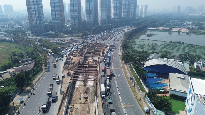 Việc thông xe 1 nhánh hầm chui sẽ giải tỏa áp lực giao thông cho khu vực. Ảnh: Ngọc Quý