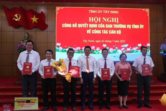 Sau hợp nhất, tỉnh Tây Ninh mới công bố nhiều quyết định về cán bộ- Ảnh 6.