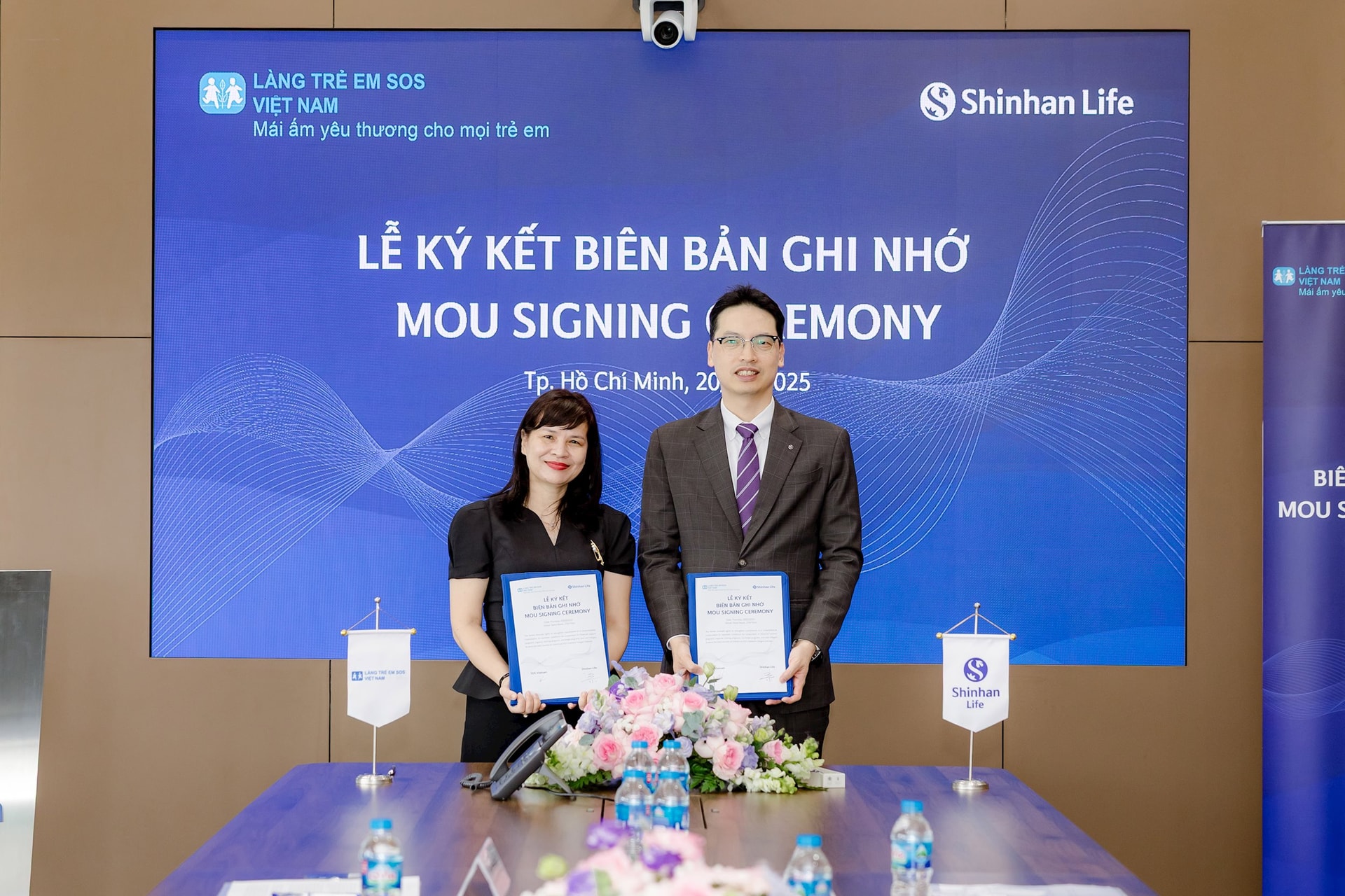 Ký kết MOU SOS Việt Nam - SHLV