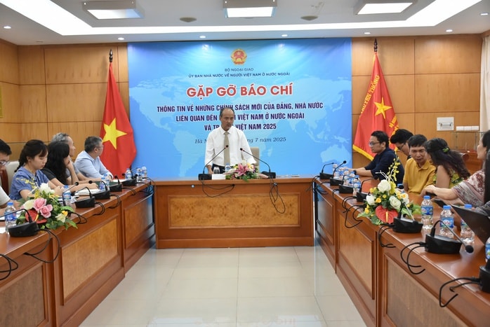Trại hè kiều bào: Viết tiếp câu chuyện hòa bình- Ảnh 1.