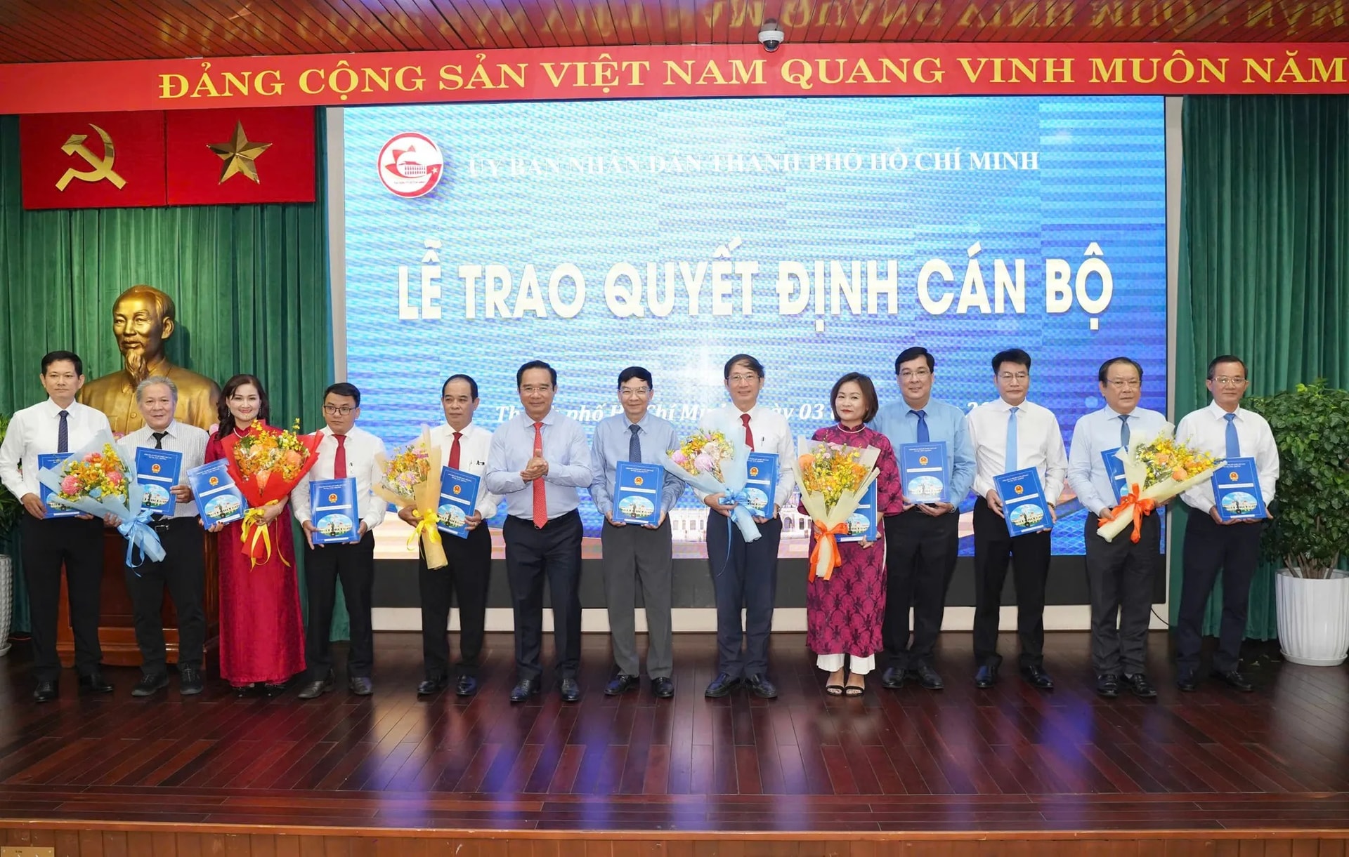 truc-thuoc-ubnd-tphcm-7-2231-616.jpg