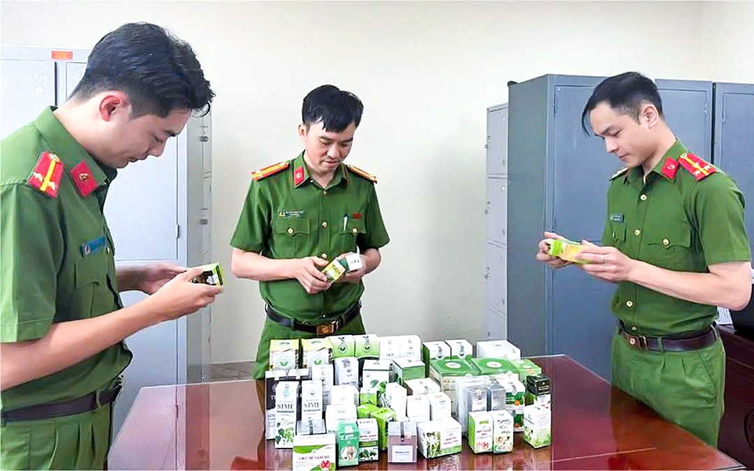 Phát hiện nhiều vụ kinh doanh hàng giả từ mỹ phẩm đến thời trang, thuốc... - Tuổi Trẻ Online