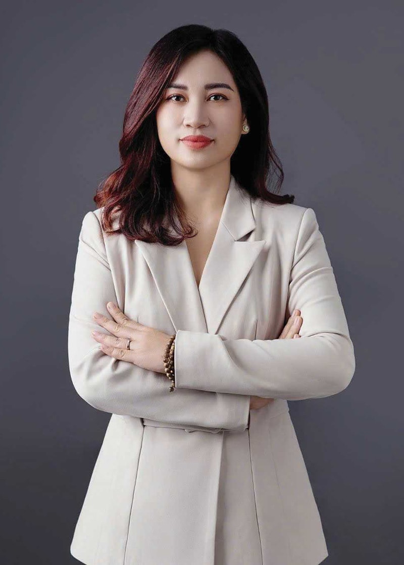 4 Bà Lê Minh Hưng