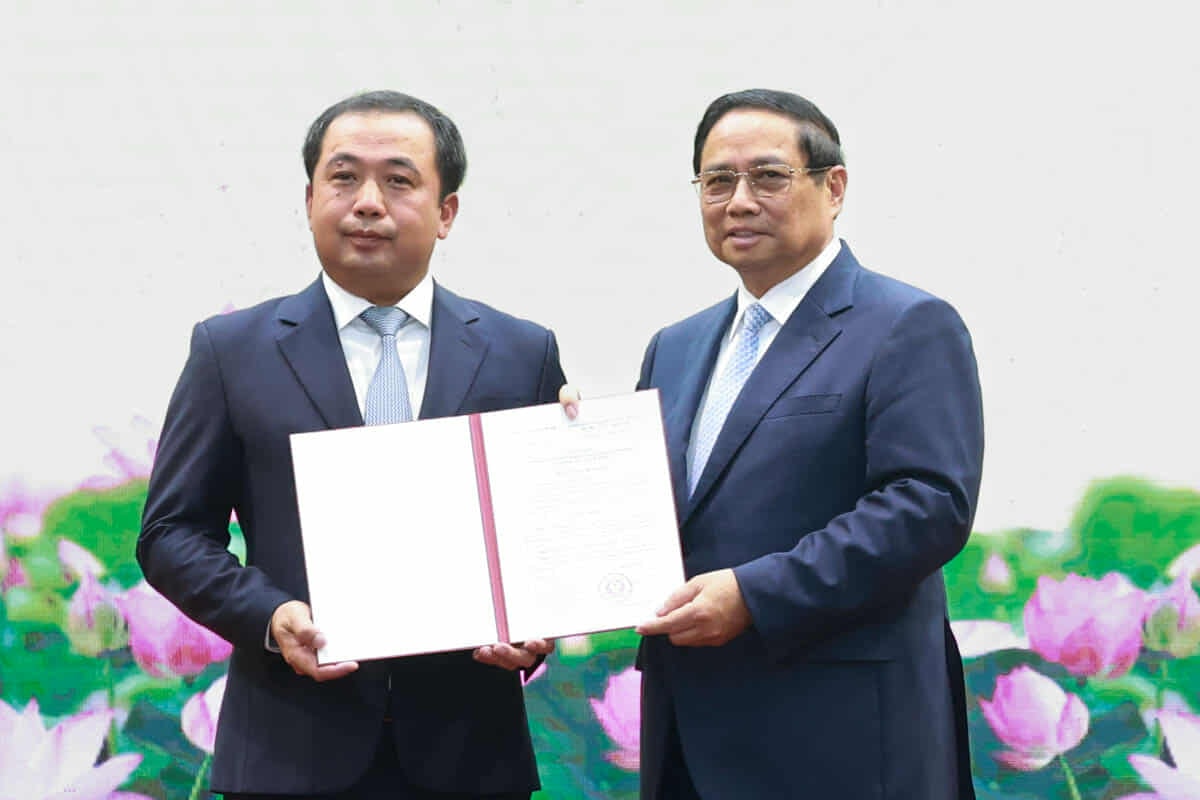 Thủ tướng trao quyết định bổ nhiệm quyền Bộ trưởng Bộ Nông nghiệp và Môi trường