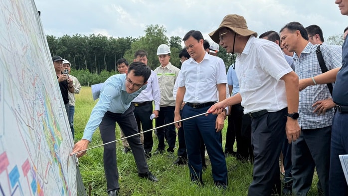 Phó Chủ tịch UBND TP HCM Bùi Xuân Cường khảo sát thực địa 3 dự án đặc biệt quan trọng - Ảnh 1.