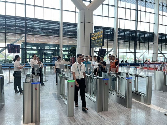 Triển khai thủ tục bay bằng sinh trắc học trên VNeID tại tất cả các sân bay toàn quốc