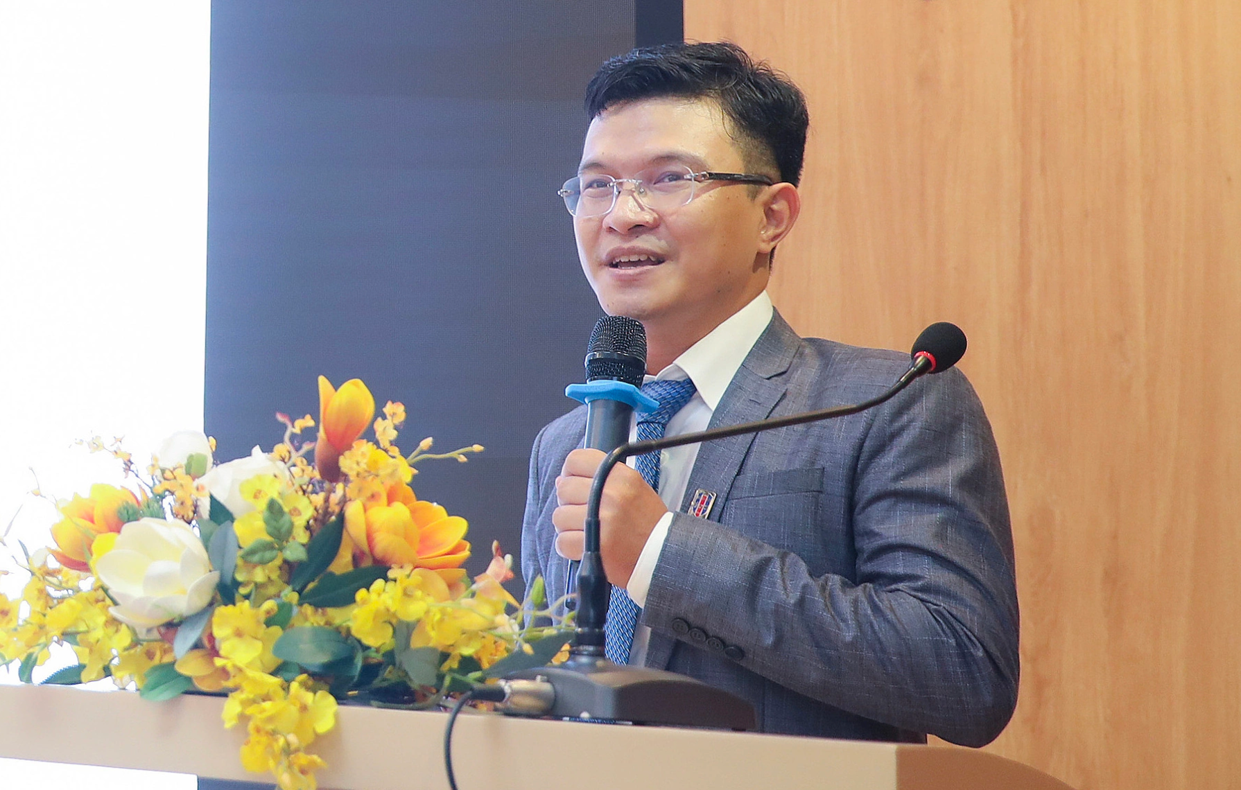 TS Le Hoang Anh
