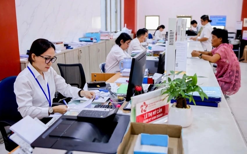 Báo cáo số lượng biên chế công chức, viên chức chậm nhất trong ngày 04/8/ 2025 (Công văn 5765/BNV-TCBC)