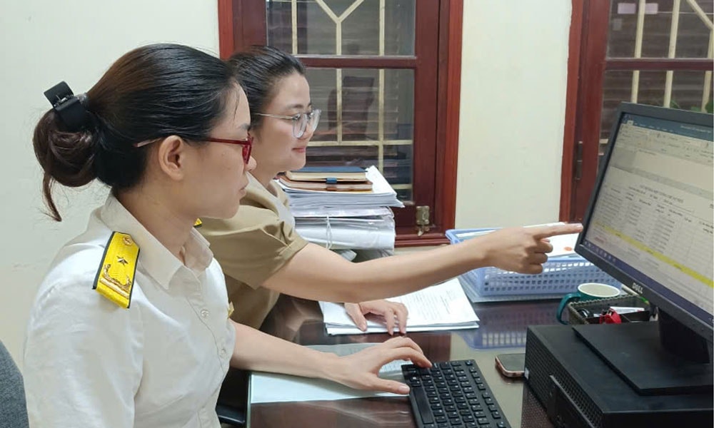 Chi cục thuế khu vực VI công khai danh sách công chức hỗ trợ người nộp