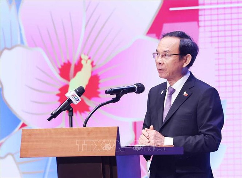 Bi thu Nguyen Van Nen - Busan