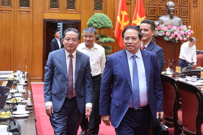 Thủ tướng Phạm Minh Chính làm việc với các bộ, ngành, cơ quan liên quan và đại diện Tập đoàn CT Group trưa 13/8. Ảnh: VGP