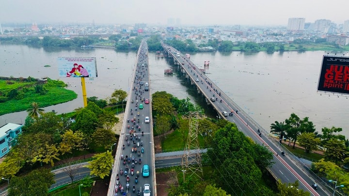 Từ 23/8 đến 30/11, ô tô bị cấm lưu thông qua cầu Bình Triệu 1 để phục vụ dự án nâng tĩnh không.