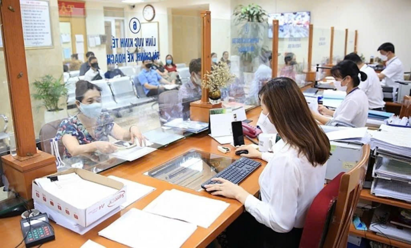 Bộ Nội vụ đề xuất mới về tiền lương và thu nhập khác của viên chức