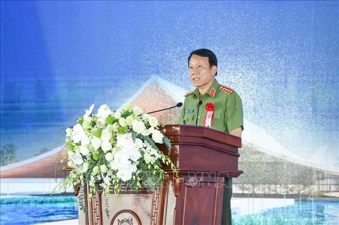 cang-hang-khong-quoc-te-gia-binh.jpg
