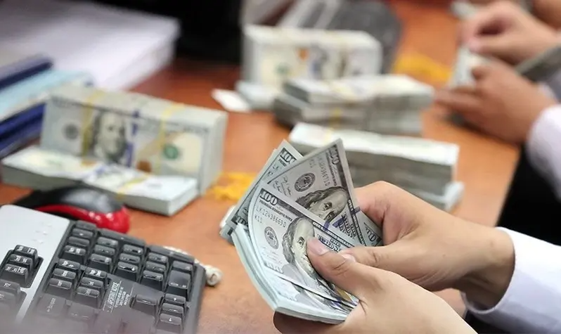 usd-va-nhan-dan-te-cung-giam-tai.png